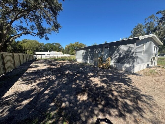 Building Photo - 12111 Anderson Dr