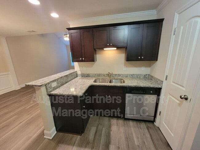 Photo - 640 Vista Dr