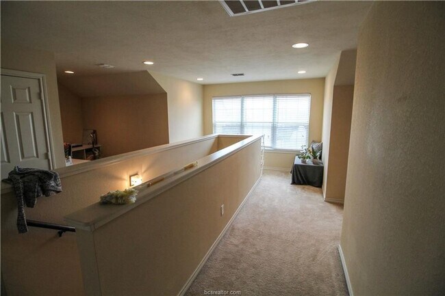 Photo - Spacious 4 Bedroom, 3 Bathroom House in Ho...