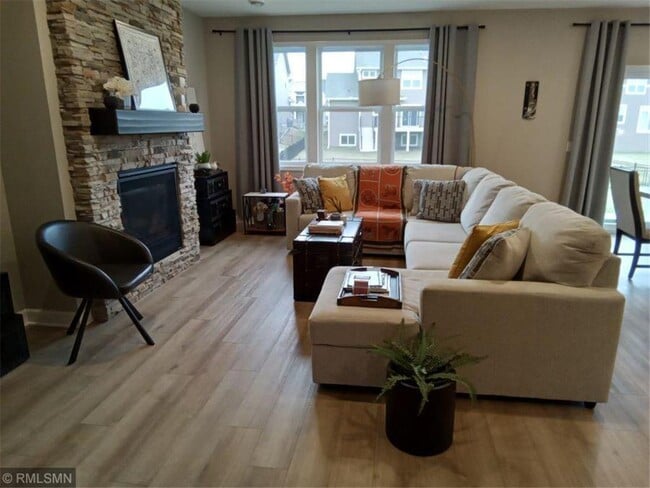 Photo - 10967 Harbor Ln N