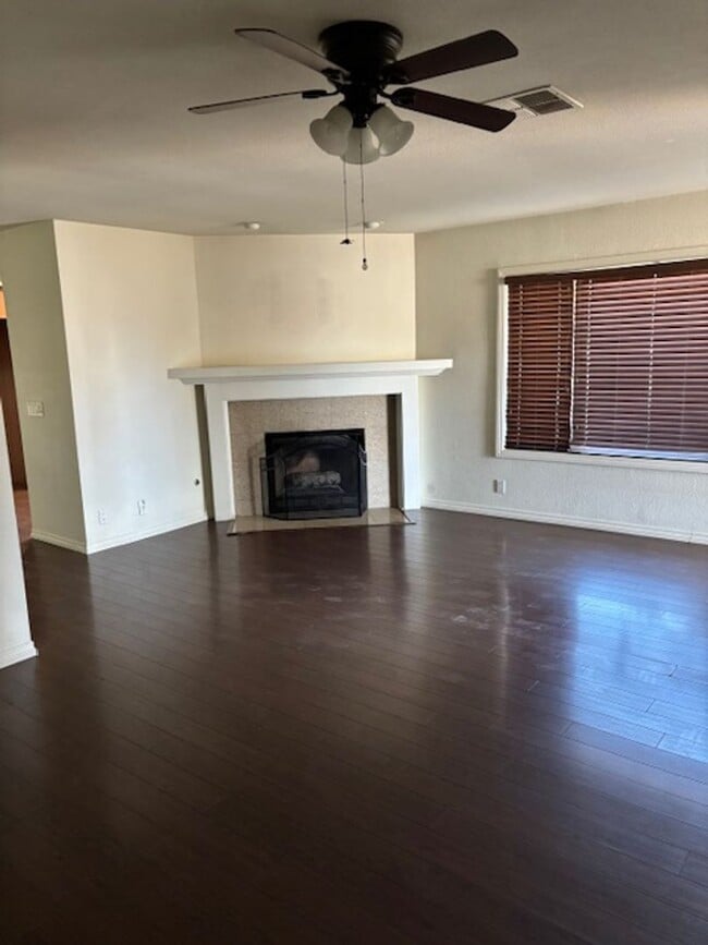 51255 Avenida Velasco