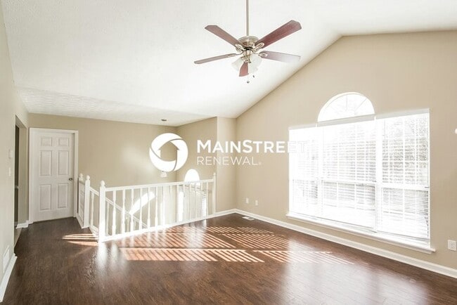Photo - 3 Bedroom Pet-Friendly Home in Lithia Springs, GA with Main Street Renewal