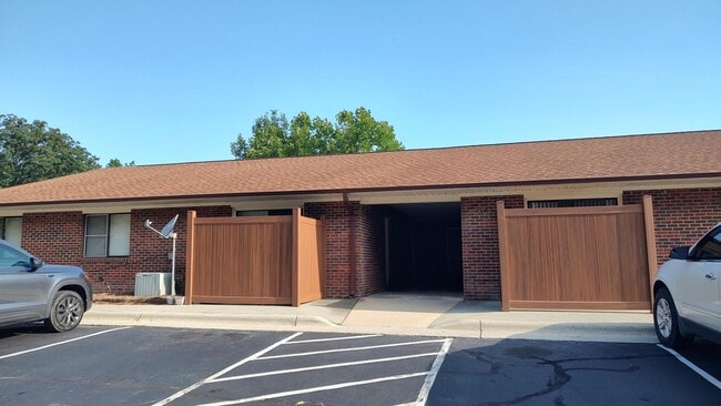 Photo - 313 Leasburg Rd