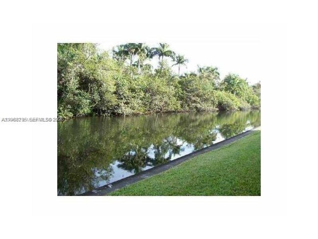 Photo - 102 Royal Pk Dr Unit 2B