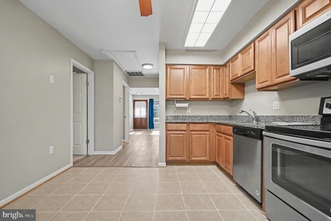 Photo - 934 Riversedge Cir