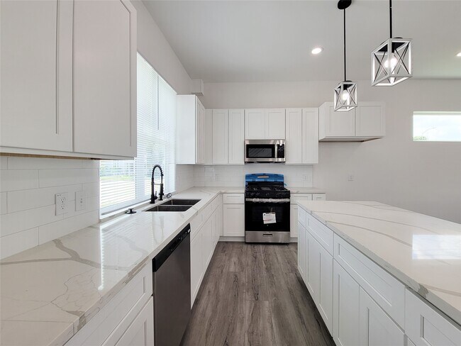 Photo - 1901 Mary St