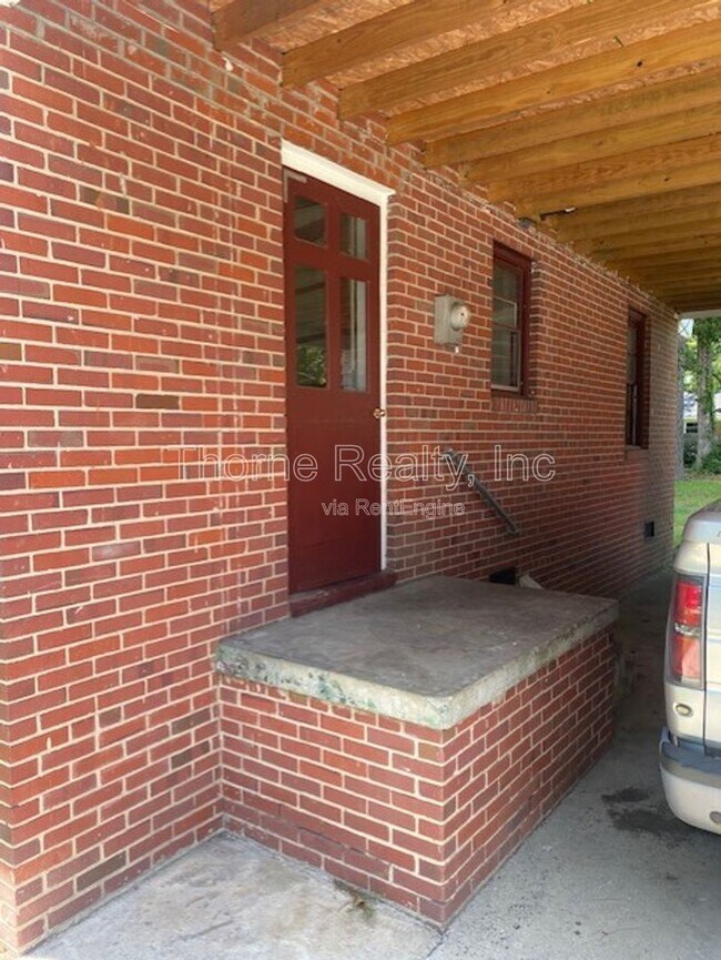 Photo - 2008 Beverly Rd