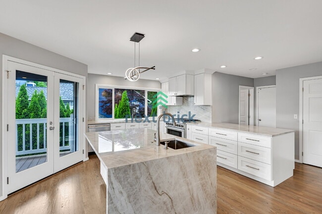 Photo - Beautiful home with 4 beds, 3.5 baths for rent