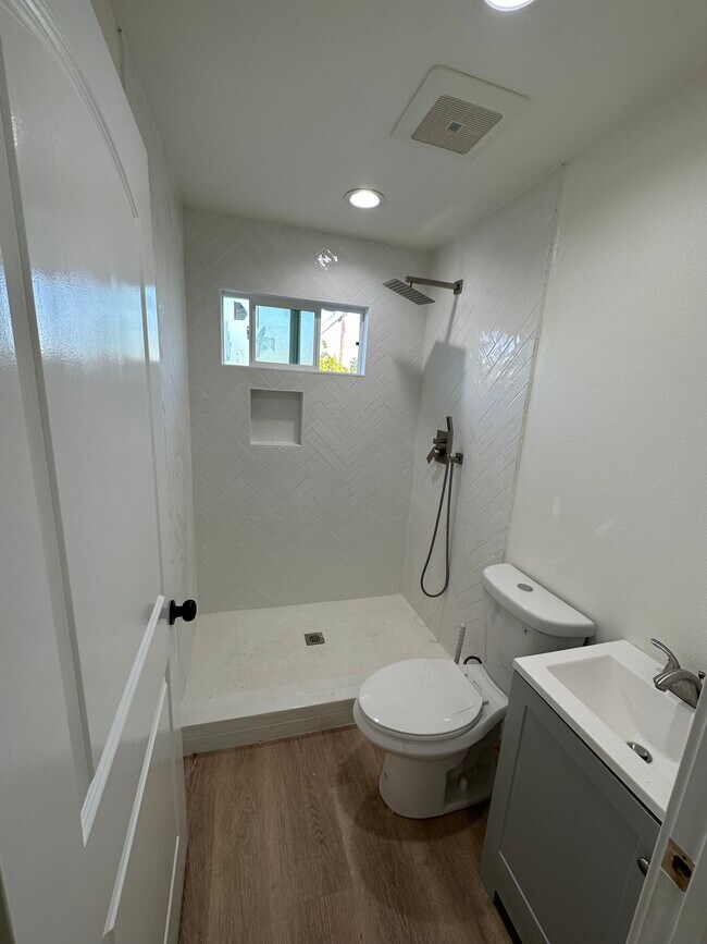 Photo - 10730 Crockett St