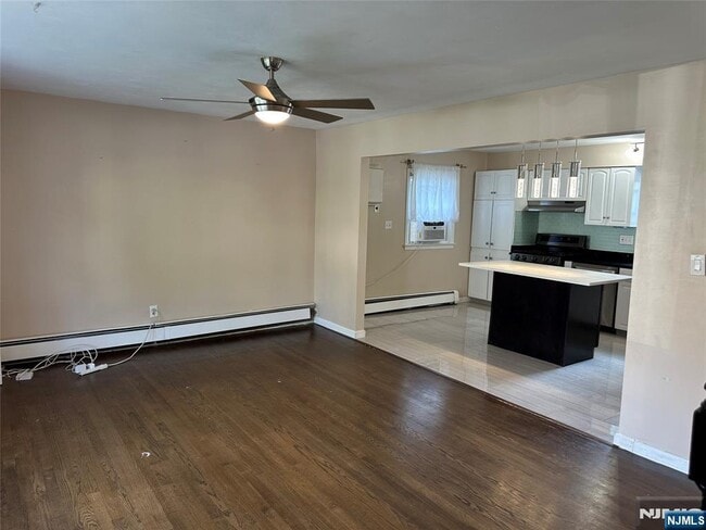 Photo - 777 Oakwood Ln