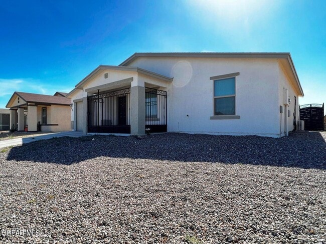 Photo - 913 Galaxia Dr