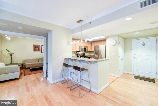 Photo - 777 7th St NW Unidad 1113