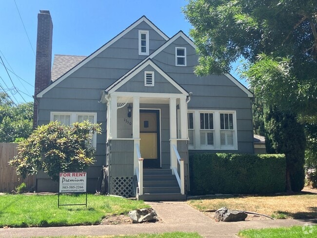 Building Photo - Charming Three Bedroom Home in Central Salem