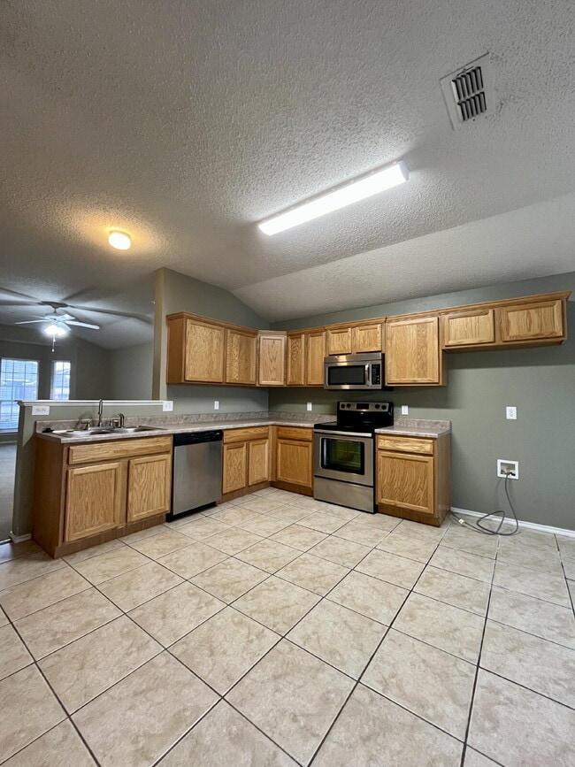 Photo - 3/2/2 on a Quiet Cul-De-Sac Street in the Frenship ISD