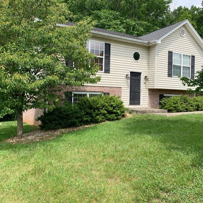 Building Photo - 145 New Towne Rd Rental
