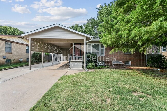 Building Photo - 2110 Haskell St