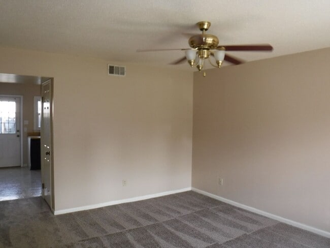 Photo - 203 Persse St