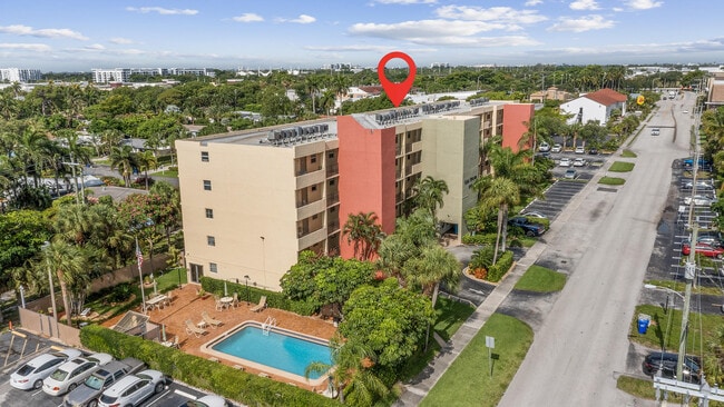 Photo - 2400 NE 10th St Unidad 410
