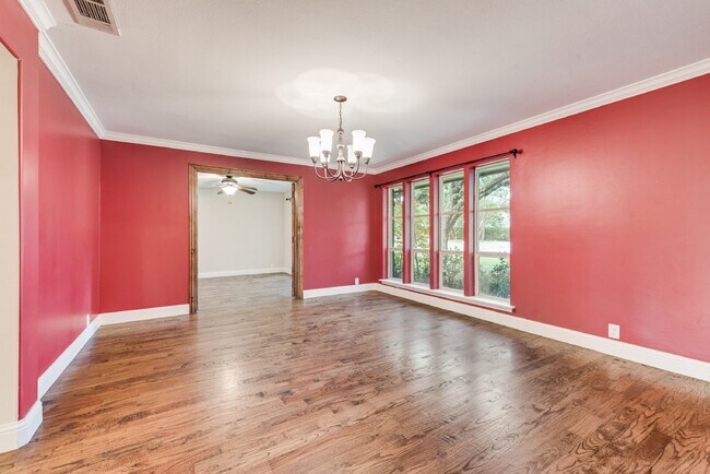 Photo - Spacious Elegance 5-Bed, 4.5-Bath Home with outside oasis