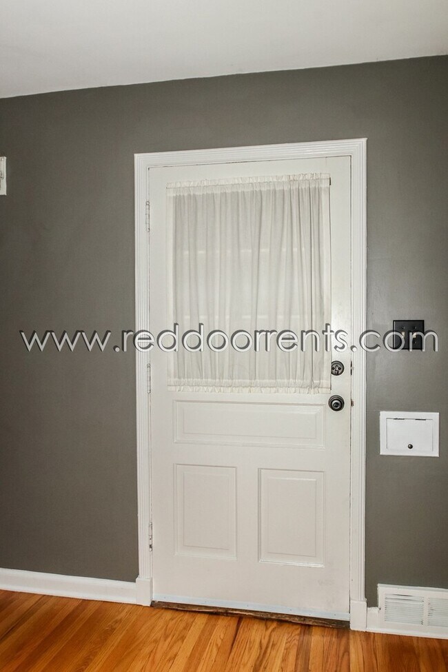 Luxury Butler Area Living Short and Lon... Rental House Rental in