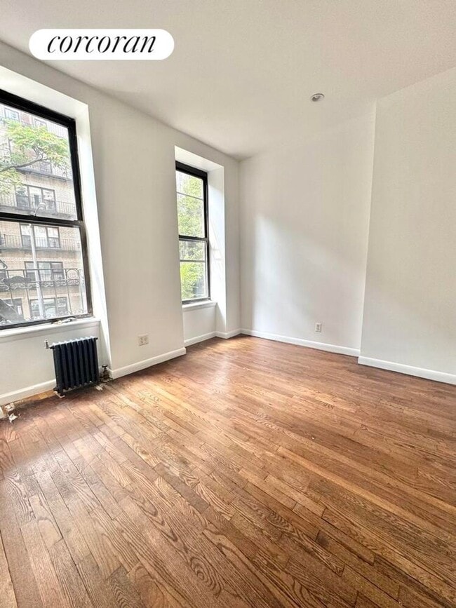 Building Photo - 509 E 81st St Rental
