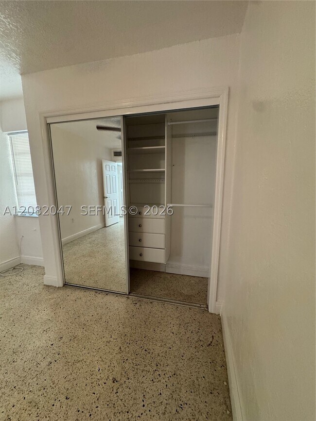 Photo - 515 SW 3rd St Unit 3