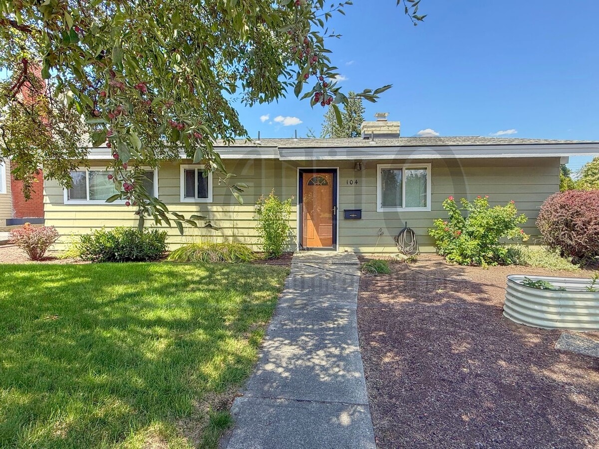 *COMING SOON* Beautiful South Hill Home - *COMING SOON* Beautiful South Hill Home