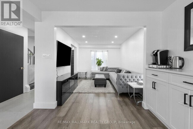 Photo - 2 Newport Crescent