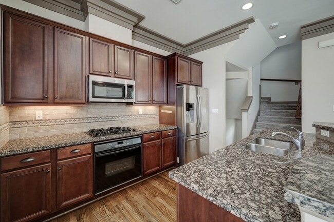 Photo - 953 Patterson St