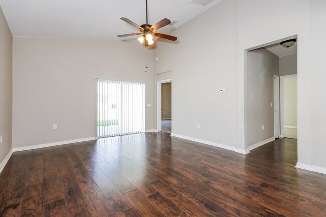 Photo - 6870 Glenbrook Dr