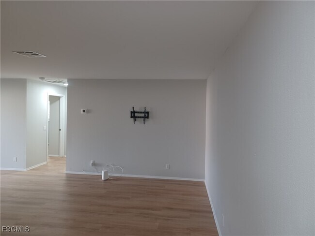 Photo - 937 SE 23rd Pl