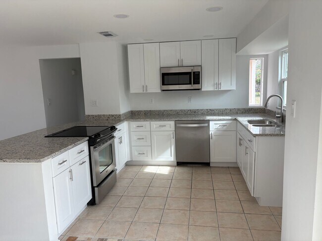 Photo - 1057 Tropical Ave NW