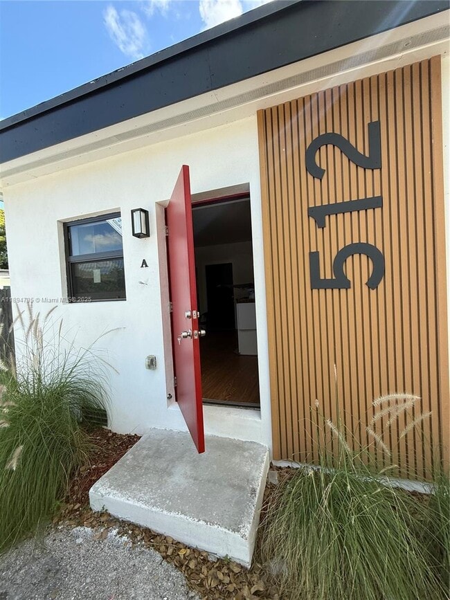 Building Photo - 512 NW 2nd Ave Unit 1-4