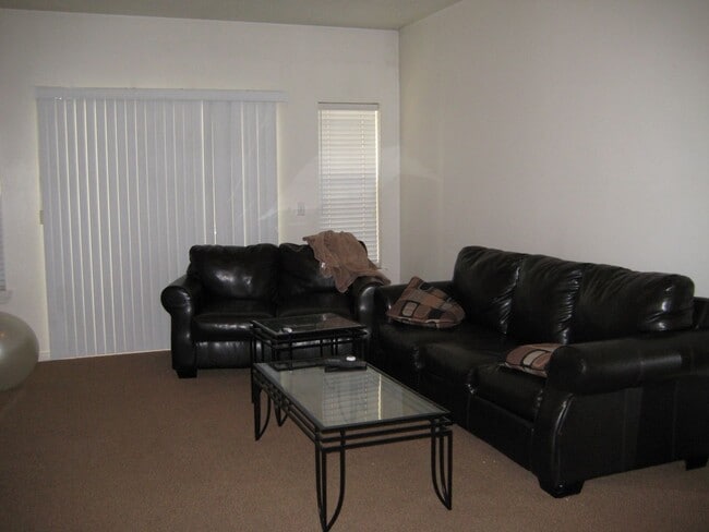 Building Photo - 147 Unit C