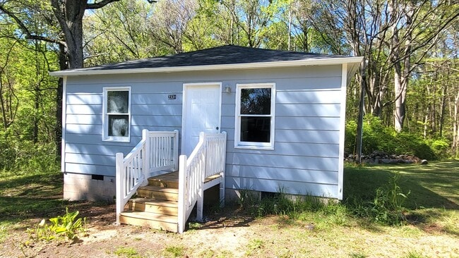 Remodeled Two Bedroom House for Rent in La... - Remodeled Two Bedroom House for Rent in La...