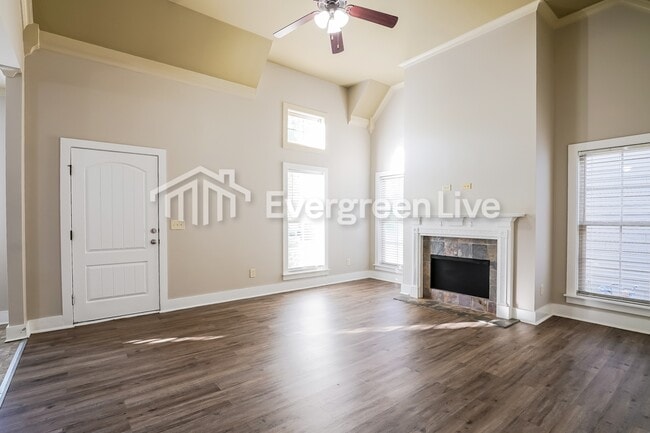 Photo - 121 Kingston Ct