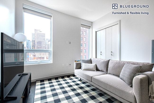Building Photo - 2015 2nd Ave Rental