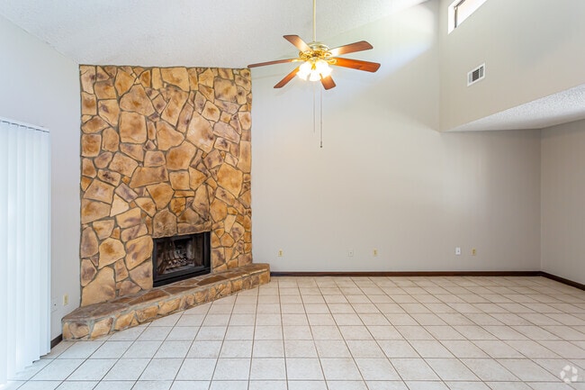 2BR, 1BR - 834SF
