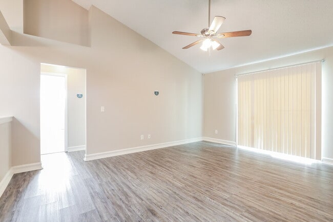 Photo - 1936 Hunters Trace Cir