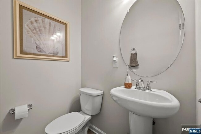 Photo - 65 Landmark Ln Unit 905
