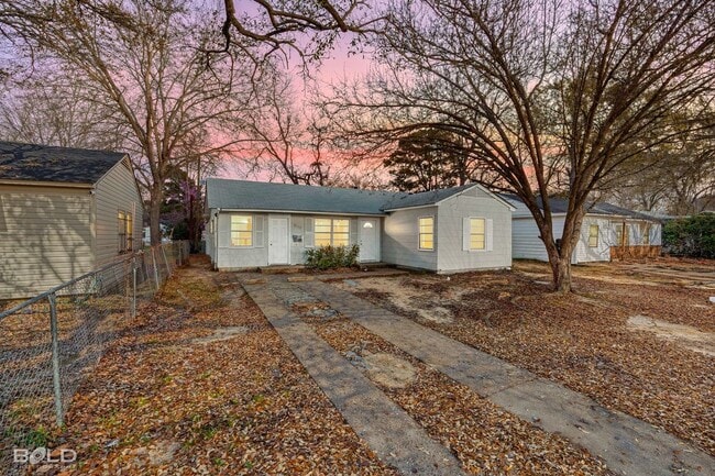 Building Photo - 2770 Parkridge St