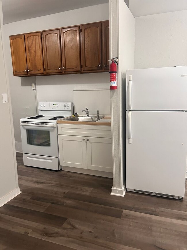 142 S Prince St Unit 1