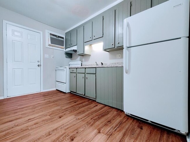 Photo - 4445 Layola Ave