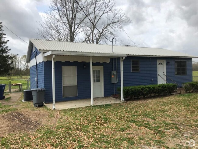 House Front - 143 Dandurand Rd Rental