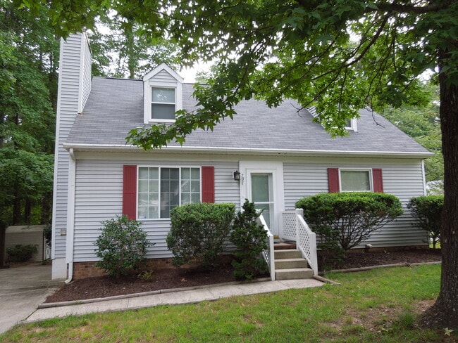 Building Photo - 701 Middleton Ave Rental