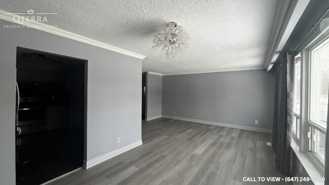 Photo - 76 Ambleside Dr