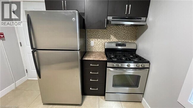 Photo - 1544 King St E Unité 202