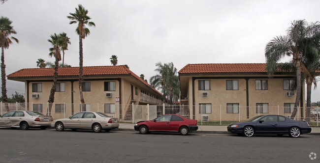 Photo - Seven Palms Apartments