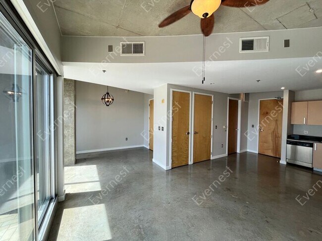 Photo - 600 12th Ave S Unit #912