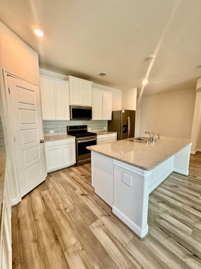 Photo - 4407 Pale Fox Ln